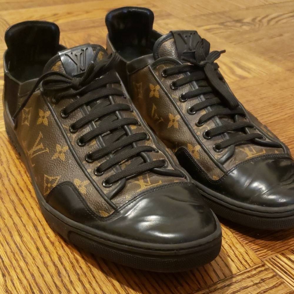 Louis Vuitton mens casual sneaker